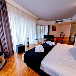 Sarroglia Hotell